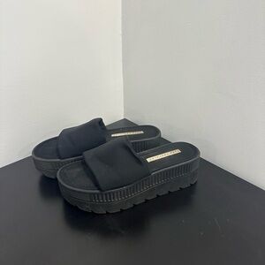 Black platform flip flop
